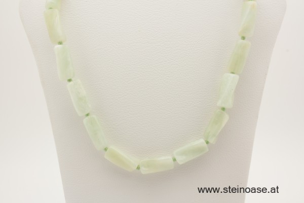 Serpentin /Jade Kette 'gedreht'